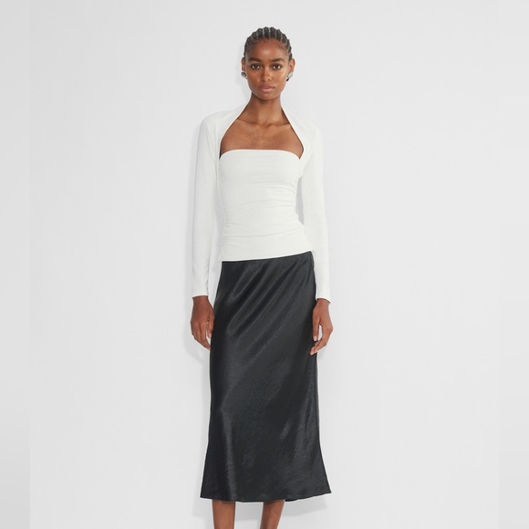 Aritzia Contour Flourish Long sleeve NWT sz M - Picture 2 of 3